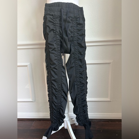 Agogie Wearable Resistance Black Ruched Exercise Leggings, Size M - Picture 1 of 8